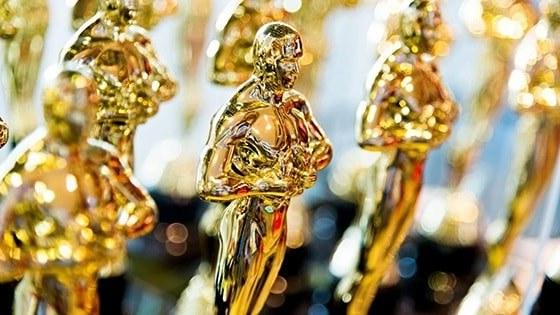 Featured story thumb - Alumni 89Th Oscars Mob